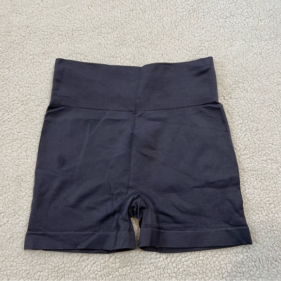 Bike Shorts  Seamless 4.5” - Picture 2 of 6